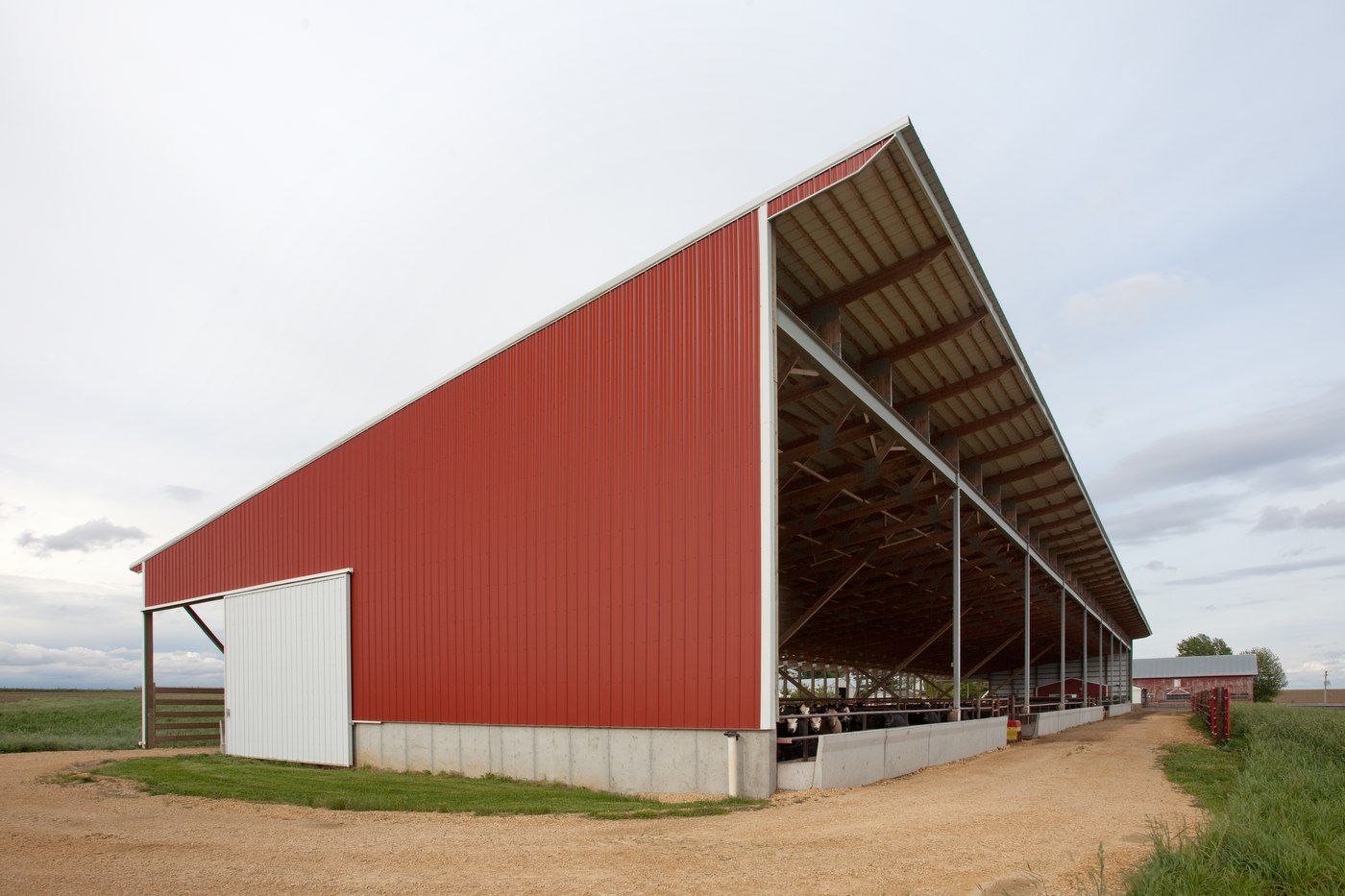 Dan Lamoreux_Monoslope Beef Barn_Slatted Facility_Summit Livestock Facilities