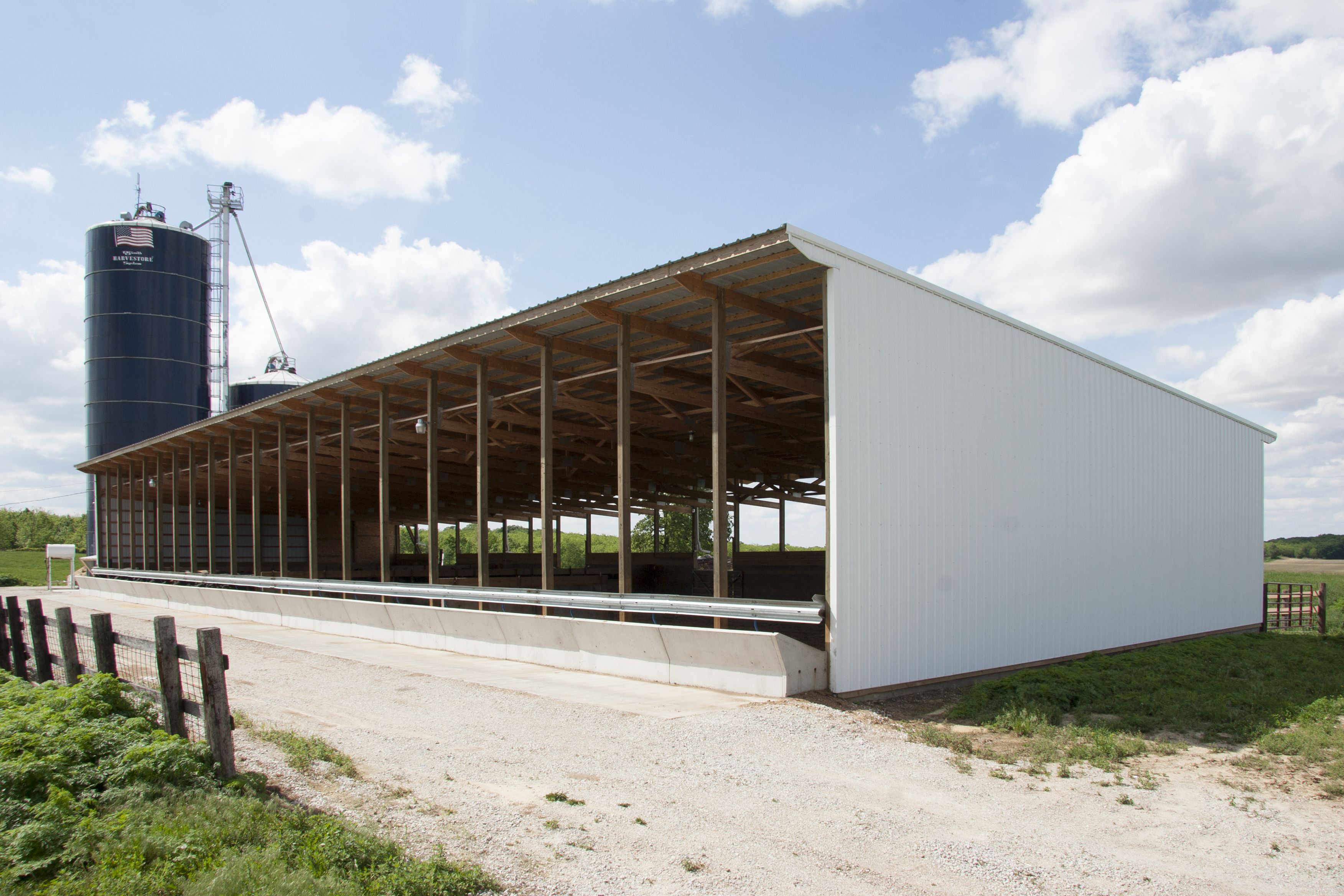 Slatted Facility_Geneseo, IL_Monoslope Beef Barn_Summit Livestock Facilities